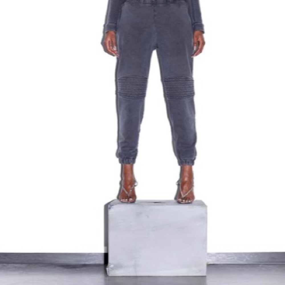 K label sweatpants